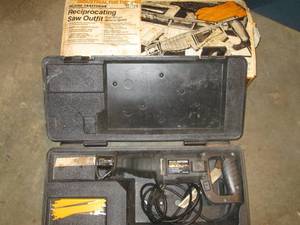 Craftsman reciprocating saw with extra blades