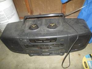 Dual CDTape Cassette Boombox AMFM...