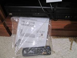 JVC DVDVHS player combo with manua...