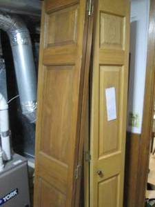 Lot of 3 bi-fold door units...