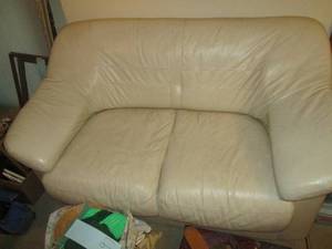 Ivory Leather 2-cushion Loveseat...