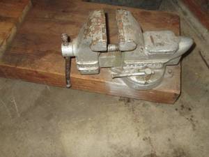 Vintage bench vise, wood black and ...