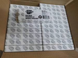 Car Quest 10 x 10 packs Mini Bulbs...