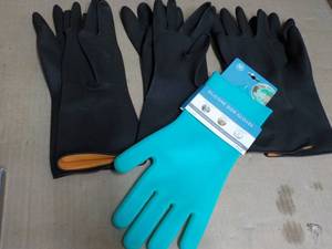 Silicon Dish Gloves and 3 Pair Glov...
