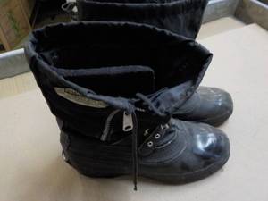 Polar Ware Boots size 8 with Liners...