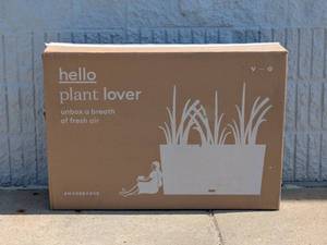 NEW VERADEK OUTDOOR FLOWER BED 2PK