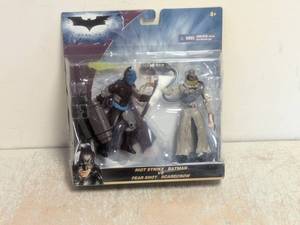 NEW THE DARK KNIGHT RIOT STRIKE BATMAN VS. FEAR SHOT SCARECROW