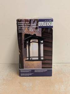 LUTEC CRAFTSMAN STYLE OUTDOOR LED WALL LANTERN