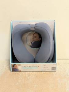 NEW AIRIA LIVING TRAVEL NECK PILLOW GRAY
