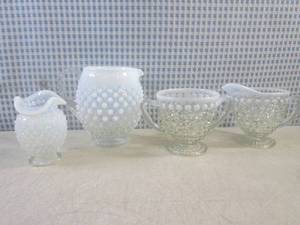 (CS) Vintage Clear Glass Hobnail Pi...