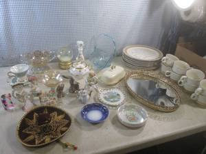 (EW7) Lot of Asoorted Decor, Figuri...