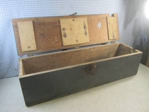 (EC1) Vintage Wood 32 Tool Box wit...