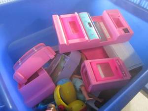 (F-3) Tote of Barbie Dolls, Furnitu...