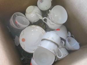 (F-0) Vintage Cups with Plates - So...
