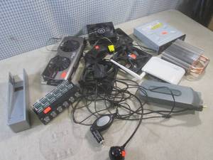 (A-4) Assorted Small Electronics Et...