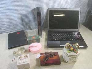 (BR3) Toshiba Laptop, Router and Tr...