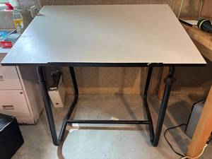 Adjustable Drafting Table