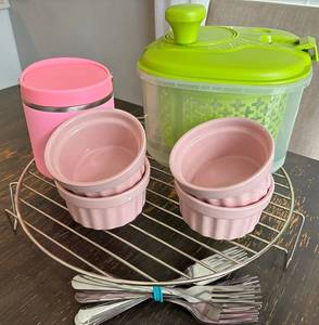 Hydrapeak Thermos, Salad Spinner, Cooling Rack & Pink Custard Cups Mixed Lot