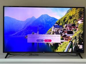 Lg Flat Screen TV - No Remote
