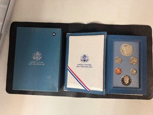 1987 U.S. Constitution Silver Prestige Mint Set in Original U.S. Mint Package with COA - Greysheet Wholesale Value is $91.06