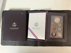 1989 U.S.Congressional Silver Prestige Mint Set in Original U.S. Mint Package with COA - Greysheet Wholesale Value is $90.56