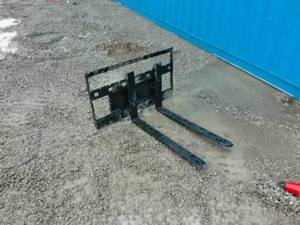 Mini Skid Attachment Fork