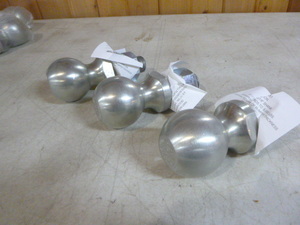 3 Valley 2 516 Tow Balls