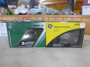 2 GE Halogen Sealed Beam Headlight