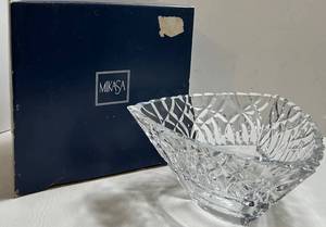 Mikasa Crystal Bowl With Box