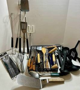Kitchen Utensils & Baskets Mixed Lot
