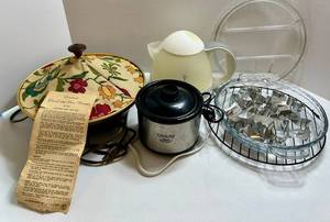Vintage Kaz Bread & Bun Warmer, Crock-Pot Little Dipper & Kitchen Mixed Lot