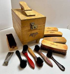 Esquire Shoe Valet De Luxe Wooden Shoe Care Kit