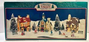Christmas Valley Hollyshire Place Illuminated Porcelain Village Set (Lot of 16)