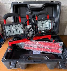 Commercial Electric Twin Head Halogen Work Light Kit