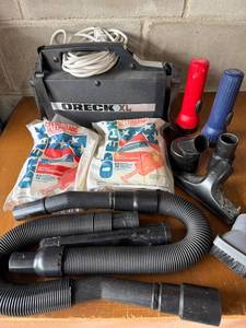 Oreck Xl Vacuum Cleaner With Hose, Attachments & Filter Bags