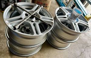 Set of 4 Silver 5-spoke Alloy Wheels With Lug Nuts