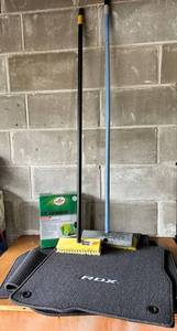 Rdx Floor Mats, Turtle Wax Car Wash Kit & Cleaning Brushes Mixed Lot