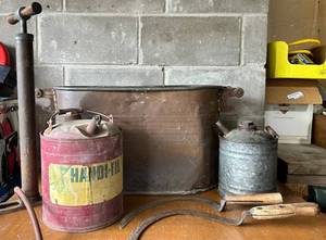 Vintage Farm Oil Cans & Metal Tub Mixed Lot