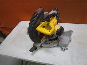 DeWalt Compound Miter Saw