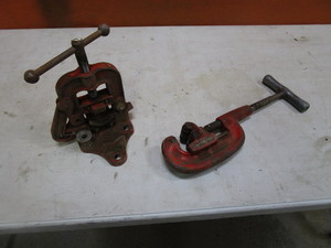 Ridgid 12-2 Pipe Cutter, Pipe Vise