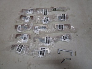 (15) 3 DrawerCabinet Pulls