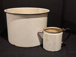 BS - Vintage Enamel Pots