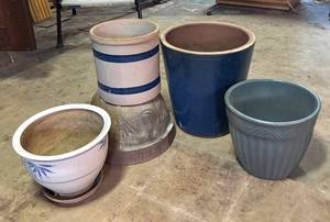 LL - Five Planter Pots