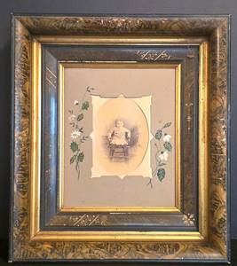 LR - Antqiue Frame with Inset Child Portrait
