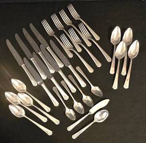 DR - Vintage Community Stainless Art Deco Flatware Set (Lot of 29)