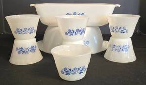 LR - Vintage Dynaware Casserole & Bakeware Set - 8 in Square with Handles, 5.5 x 9.5 Rectangular, Bowls (Lot of 9)