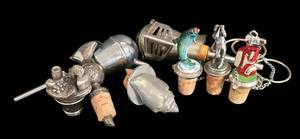DR - Decorative Vintage Cork Bottle Stopper Set with Metal Tops - Knight, Helmet & Shell Figures