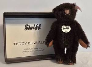 DR - Steiff Club 2011 Alpaca Mohair Teddy Bear