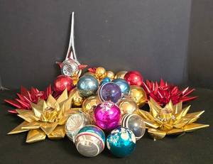 DR - Vintage Christmas Ornament Assortment With 4 Foil Stars & Tree Topper
