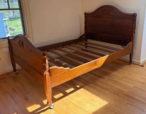 UBR - Antique Victorian Walnut  Full-Size Bed Frame with Carved Headboard